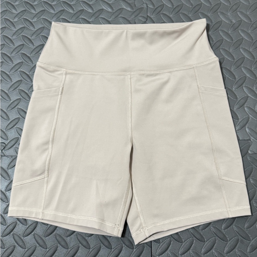 American Eagle Outfitters High-Waisted Cream Shorts